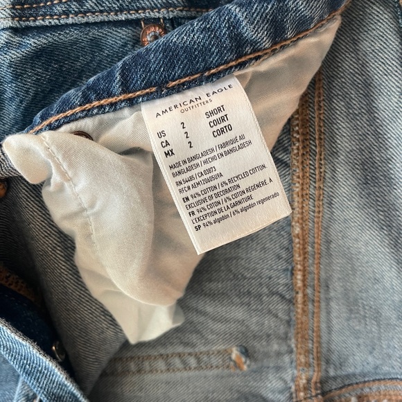 NWT American Eagle Mom Jeans Size 2 Short - Picture 7 of 7